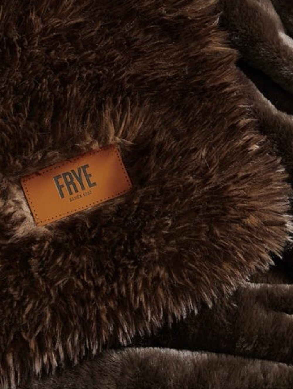 FRYE Arctic Luxurious Cozy Faux Fur Throw 60" x 70" - Picture 2 of 5
